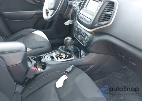 2017 Jeep Cherokee Latitude 4X4 z USA, uszkodzony, nr VIN 1C4PJMCB7HW546156